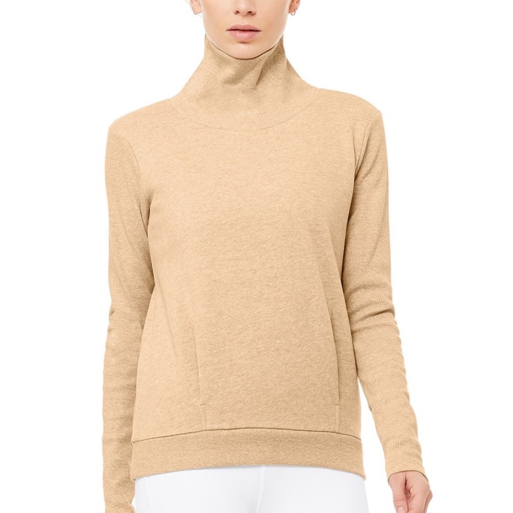 Alo Yoga sweatshirt never worn. Size L